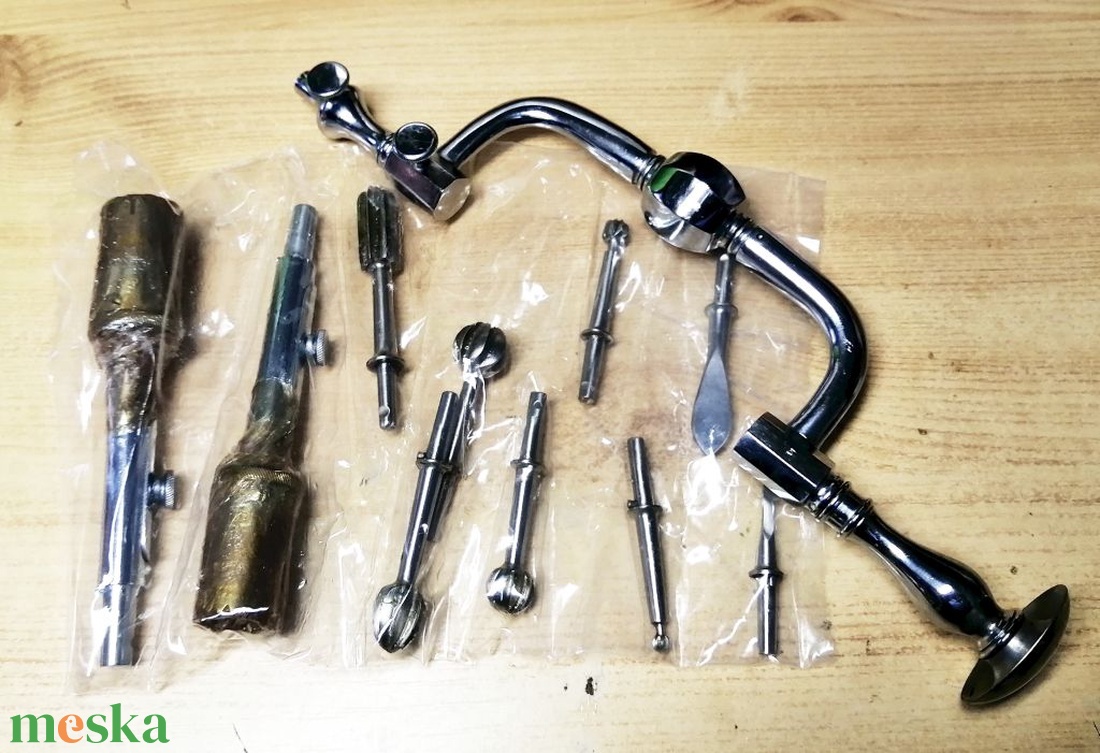 Antik rozsdamentes orvosi eszköz, sebészeti kézifúró, tartozékokkal együtt - kellékek & szerszámok - szerszámok, eszközök - egyéb szerszám, eszköz - Meska.hu