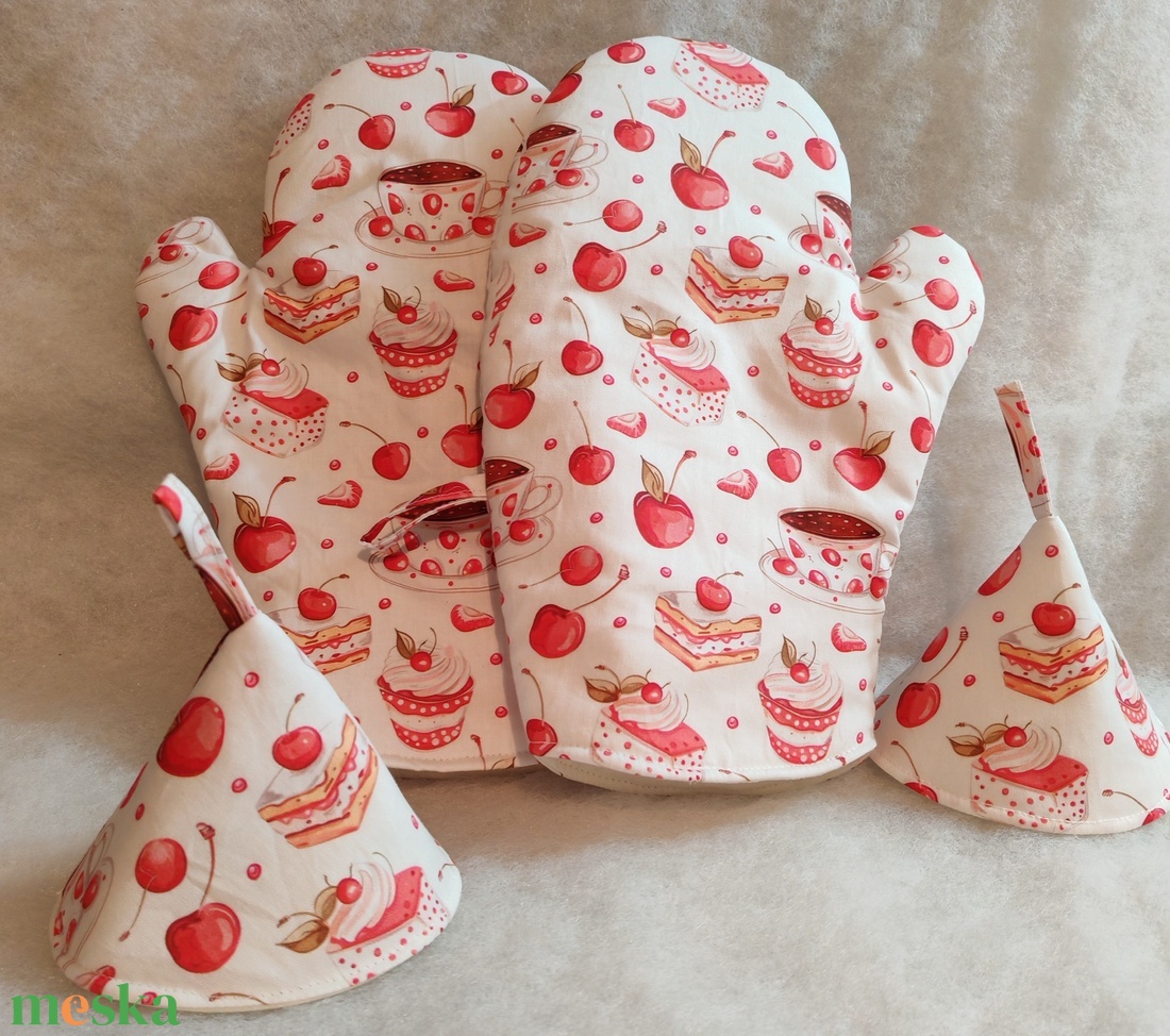 Meggyes sütemény � sütőkesztyű és fedőfogók - otthon & életmód - konyhafelszerelés, tálalás - konyhai textil - edényfogó & edényfedő - Meska.hu