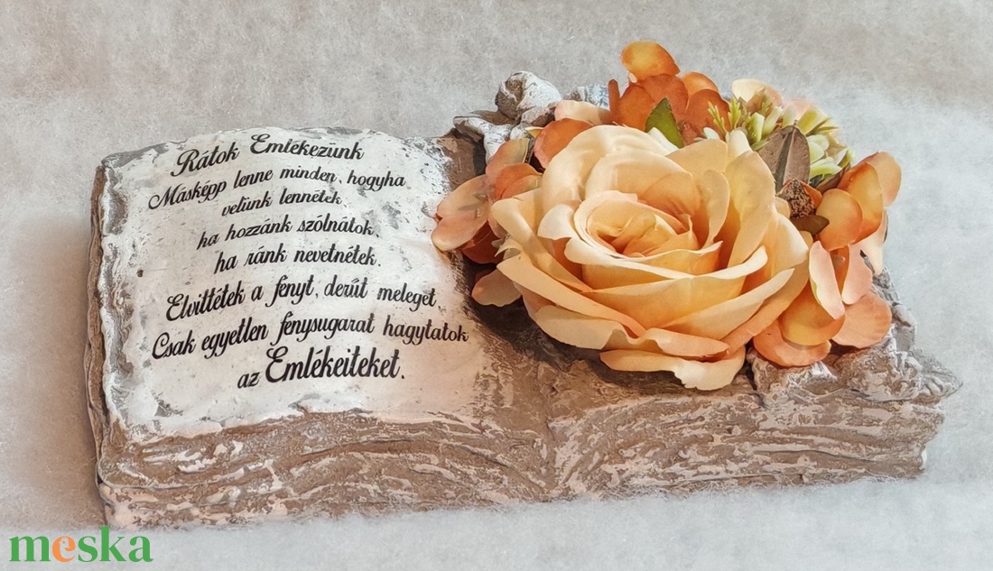 Rátok emlékezünk � egyedi beton kegyeleti dísz virágokkal - otthon & életmód - vallás - temetkezési tárgy - sírdísz, kegyeleti dísz - Meska.hu