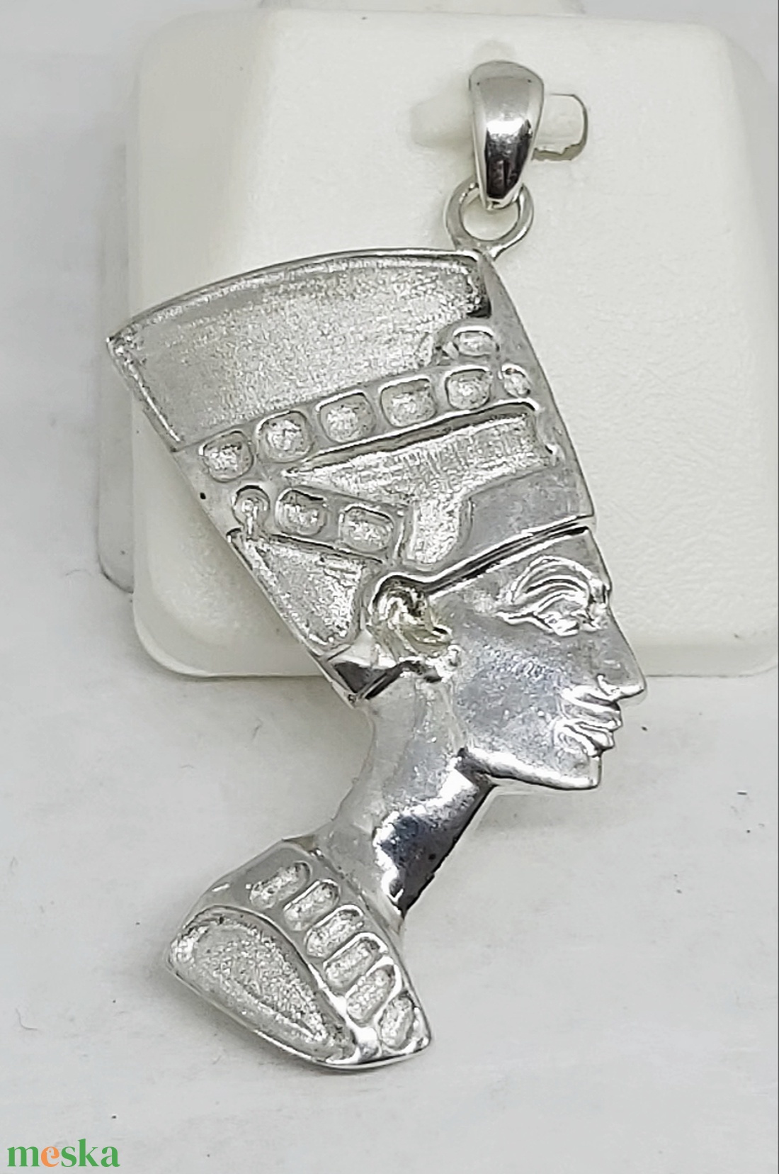Ezüst Nefertiti medál, egyiptomi stílusú, Budapesten átvehető, 925 ezüst új ékszer, nagy típus, 8,5 gr - ékszer - nyaklánc - medál - Meska.hu Ezüst Nefertiti medál, egyiptomi stílusú, Budapesten átvehető, 925 ezüst új ékszer, nagy típus, 8,5 gr - ékszer - nyaklánc - medál - Meska.hu