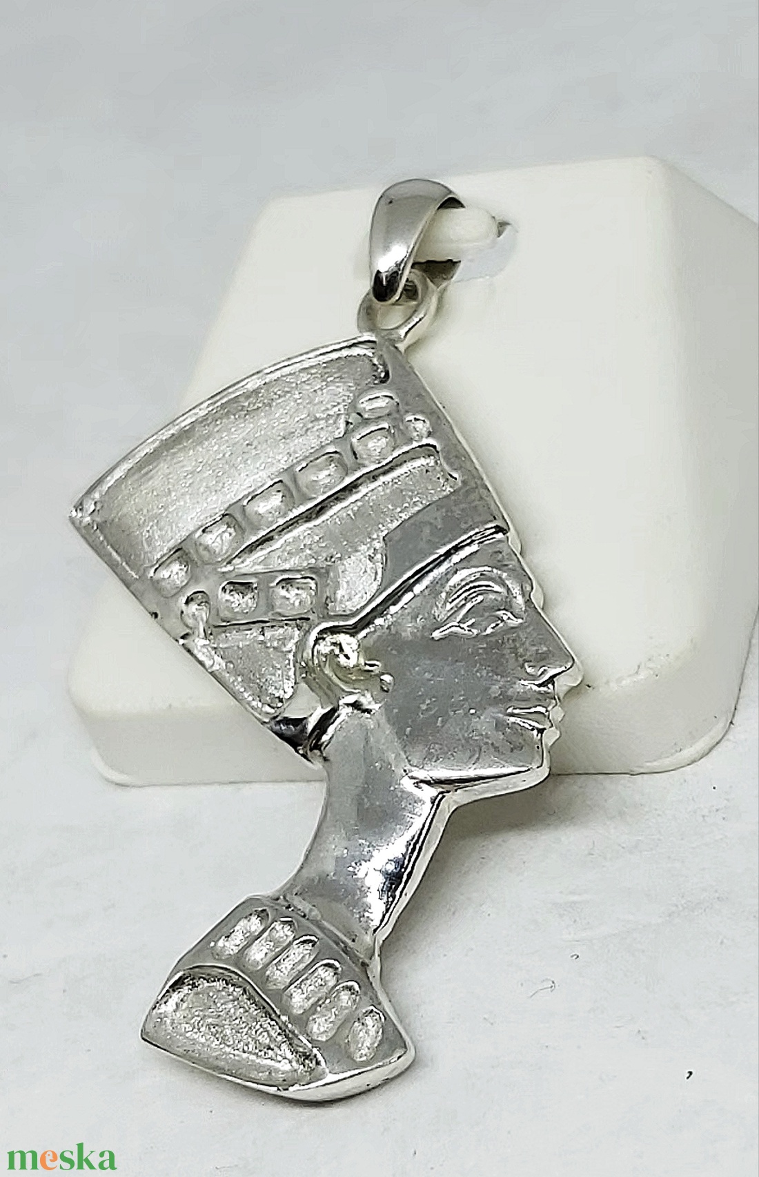 Ezüst Nefertiti medál, egyiptomi stílusú, Budapesten átvehető, 925 ezüst új ékszer, nagy típus, 8,5 gr - ékszer - nyaklánc - medál - Meska.hu Ezüst Nefertiti medál, egyiptomi stílusú, Budapesten átvehető, 925 ezüst új ékszer, nagy típus, 8,5 gr - ékszer - nyaklánc - medál - Meska.hu