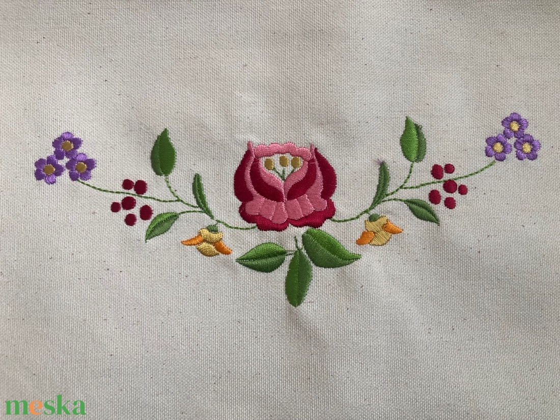 Hímzett pamutvászon táska - táska & tok - bevásárlás & shopper táska - shopper, textiltáska, szatyor - Meska.hu