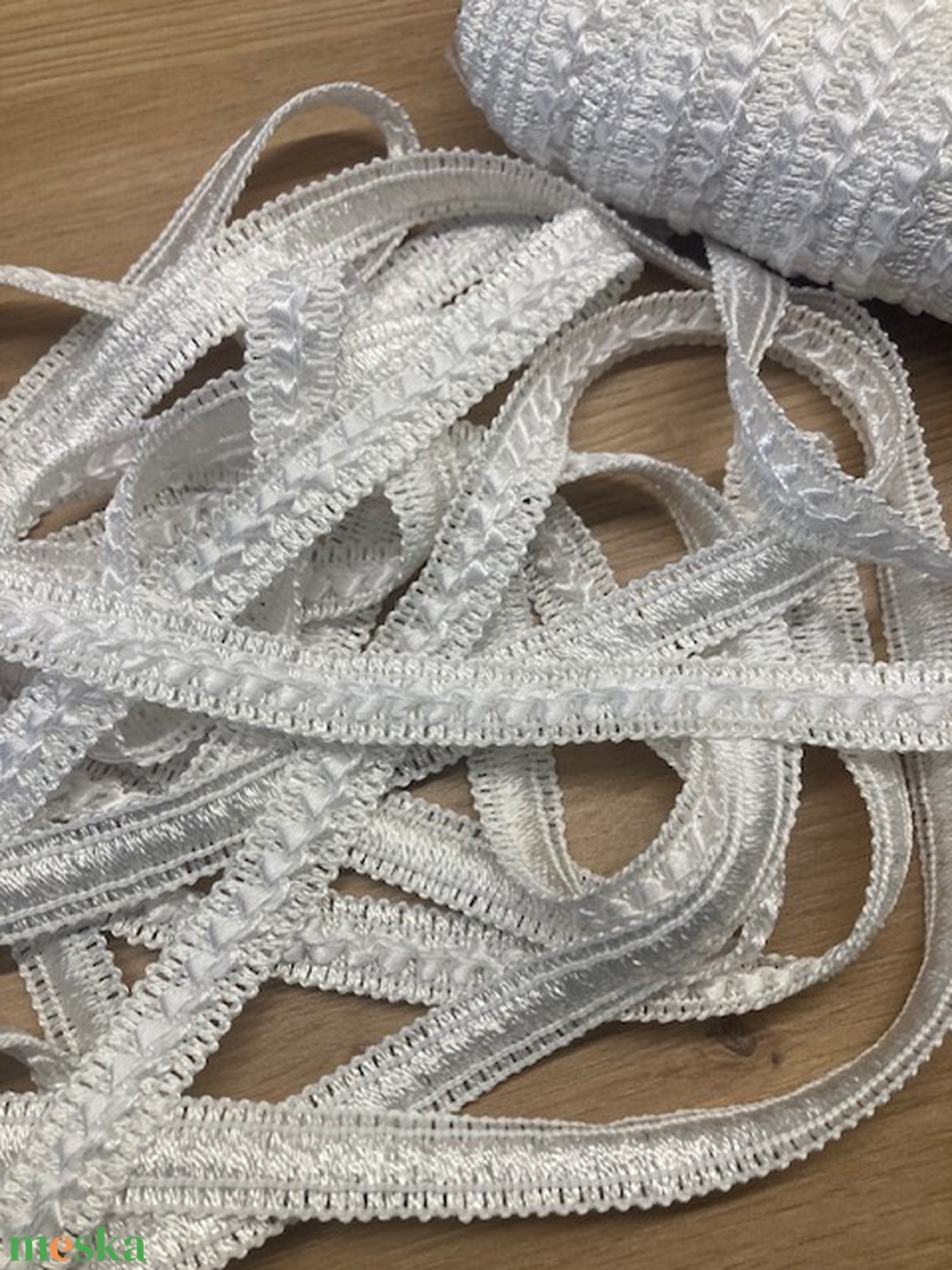 Rugalmas csipke szalag - kellékek & szerszámok - rövidáru - szalag, pánt - csipke, csipkeszalag - Meska.hu