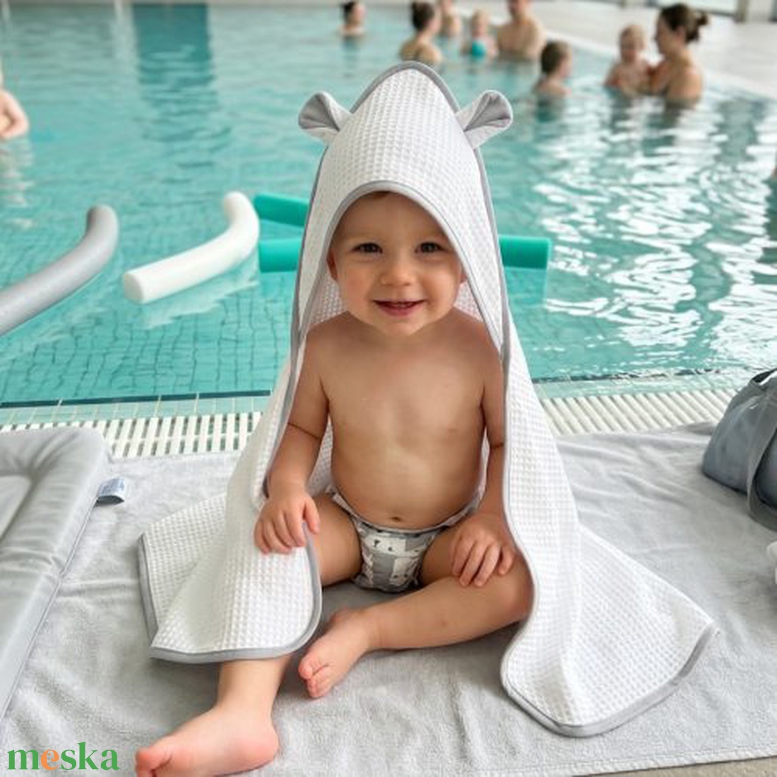 Kapucnis törölköző gofri anyagból - baba - mama - pelenkázó, babafürdető kellékek - baba törölköző - Meska.hu