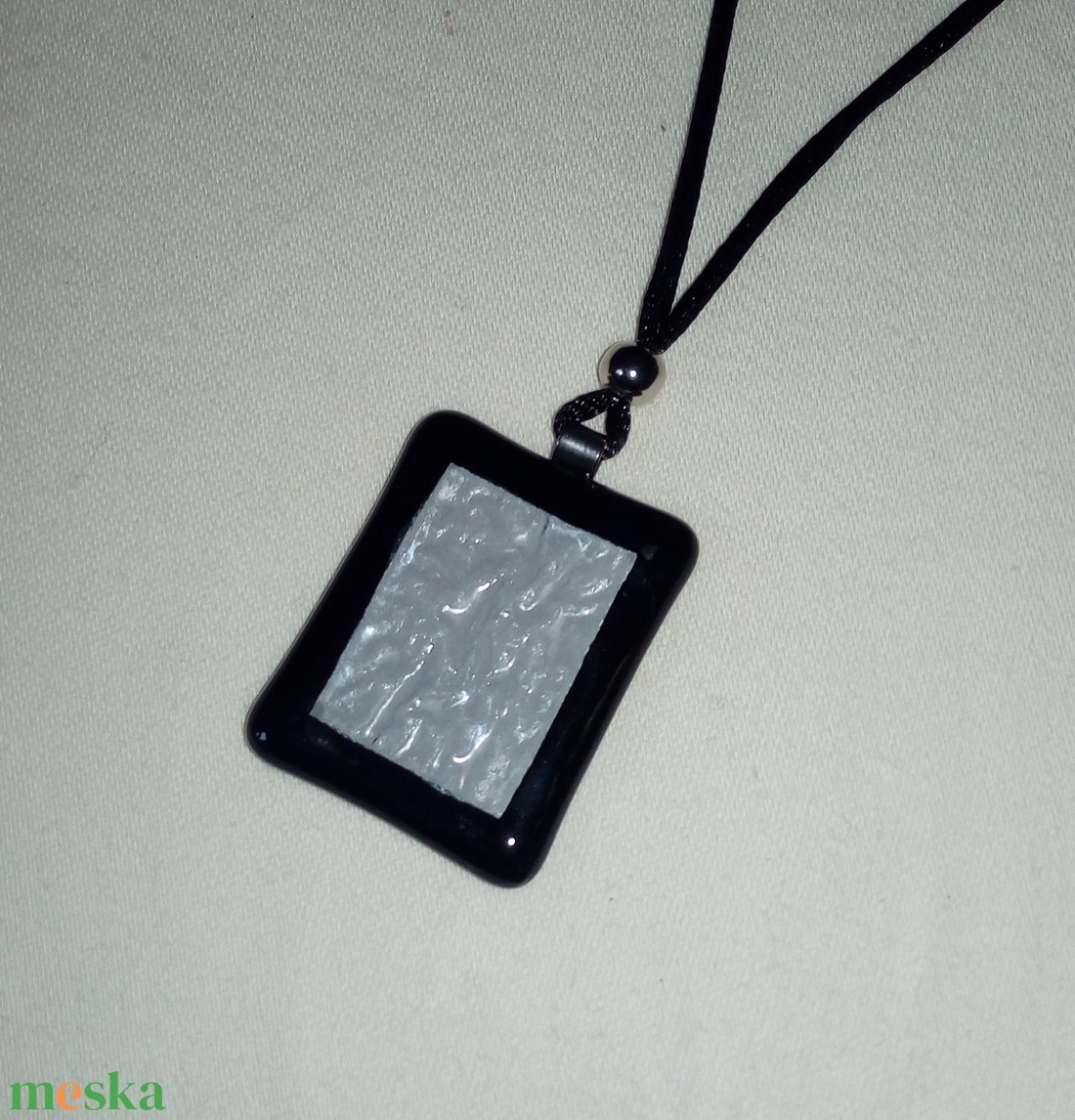 ÜVEG MEDÁL, FEKETE-EZÜST - ékszer - nyaklánc - medálos nyaklánc - Meska.hu