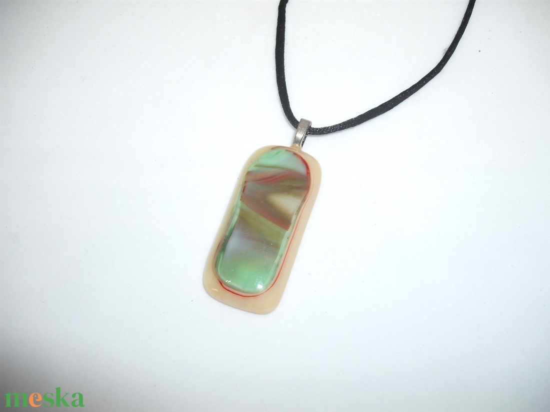 ÜVEGMEDÁL, drapp-csíkozott betéttel - ékszer - nyaklánc - medálos nyaklánc - Meska.hu