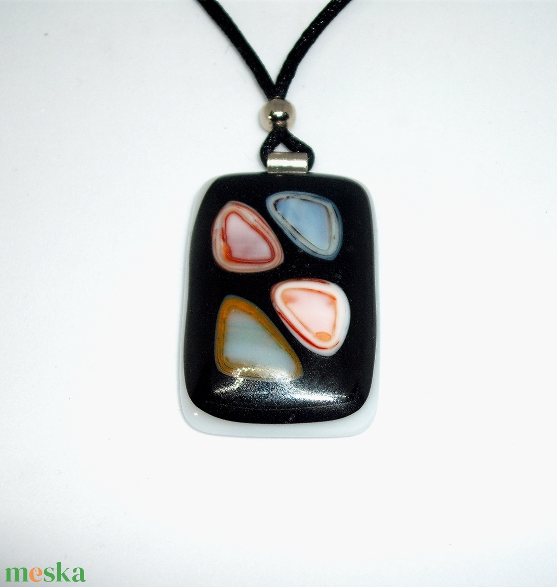 ÜVEGMEDÁL, fekete-színes foltos - ékszer - nyaklánc - medálos nyaklánc - Meska.hu