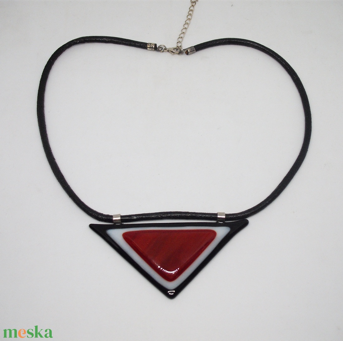 ÜVEGÉKSZER, fekete-fehér-piros - ékszer - nyaklánc - medálos nyaklánc - Meska.hu