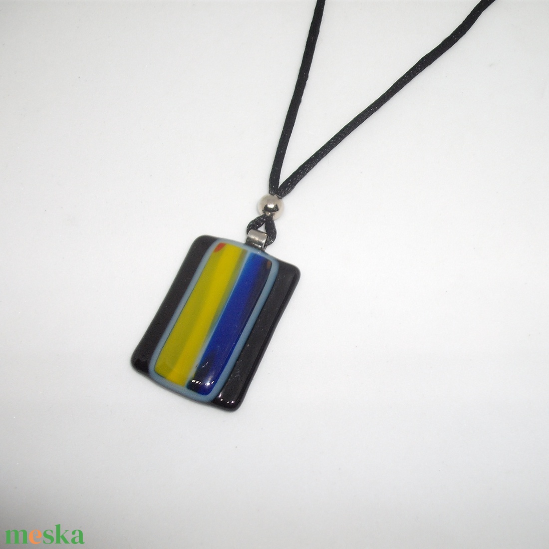 ÜVEGMEDÁL, fekete-kék-sága csíkozott - ékszer - nyaklánc - medálos nyaklánc - Meska.hu