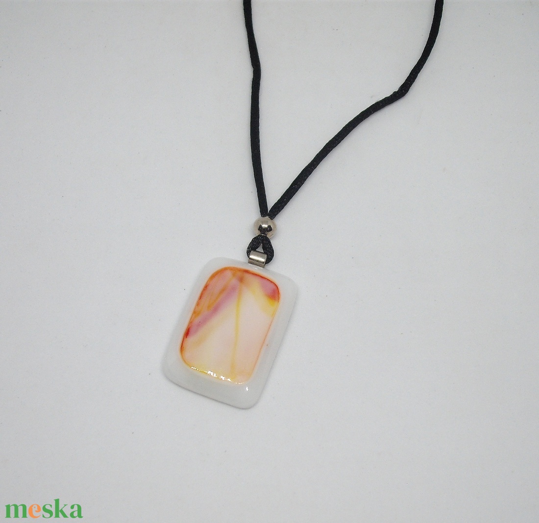 ÜVEGMEDÁL, fehér-narancsos  - ékszer - nyaklánc - medálos nyaklánc - Meska.hu