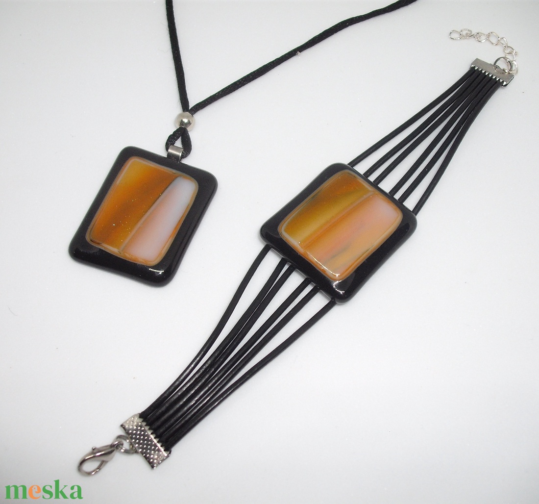 ÜVEG MEDÁL KARKÖTŐVEL, fekete-barnás-narancsos színű - ékszer - nyaklánc - medálos nyaklánc - Meska.hu