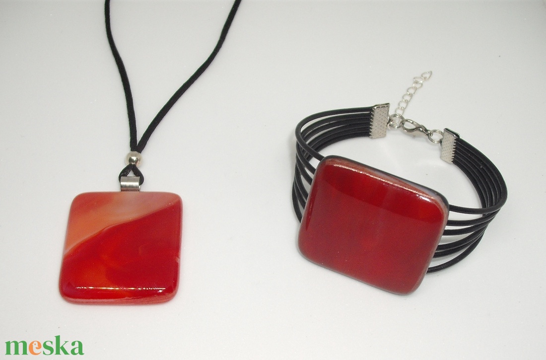 PIROS színű üveg medál, karkötővel - ékszer - ékszerszett - Meska.hu
