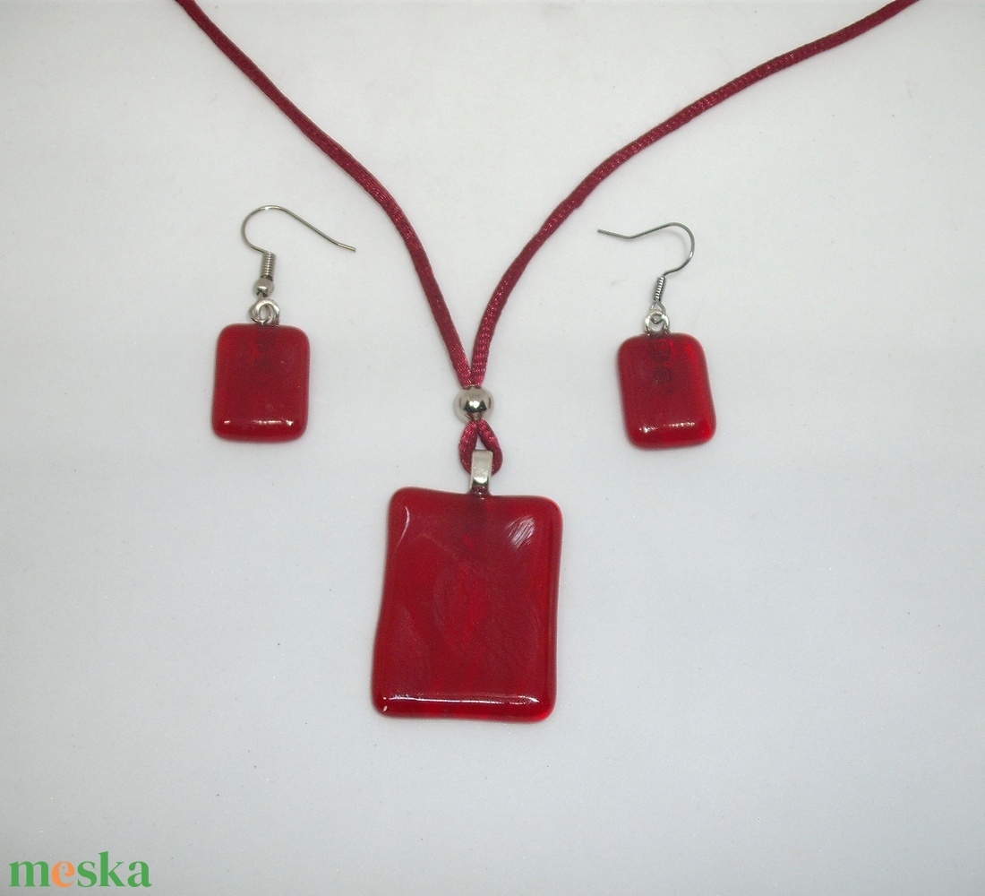 Piros színű üveg medál, fülbevalóval - ékszer - ékszerszett - Meska.hu