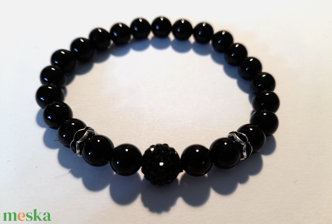 Onix ásványkarkötő Shamballa gyönggyel / Fekete Achát ásvány karkötő - ékszer - karkötő - gyöngyös karkötő - Meska.hu