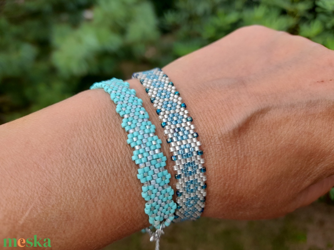 Virágok  3 - gyermek, felnőtt peyote karkötő  - ékszer - karkötő - gyöngyös karkötő - Meska.hu