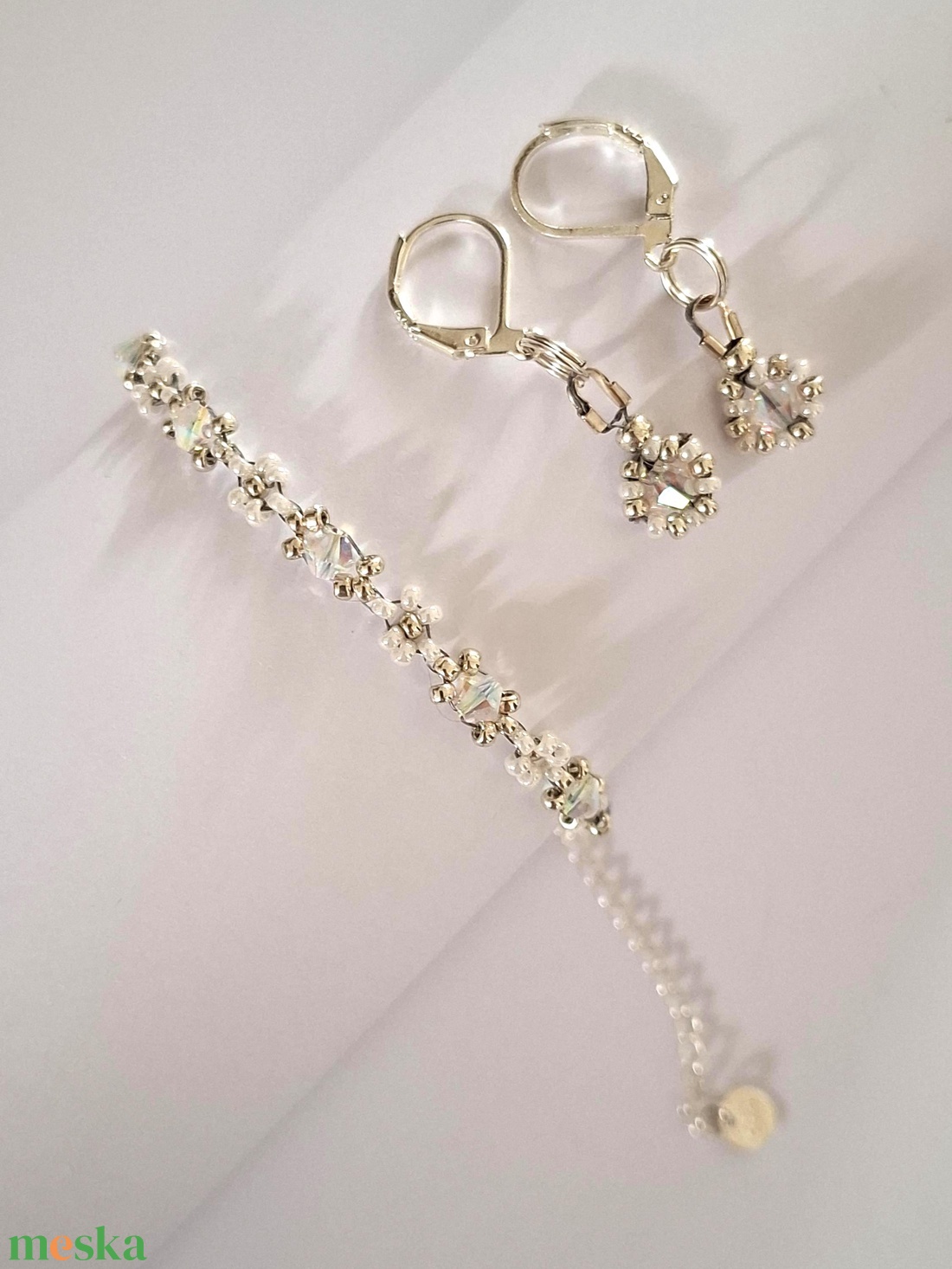 Gyöngyfűzött virág szett - swarovski gyöngyökkel - ékszer - karkötő - gyöngyös karkötő - Meska.hu