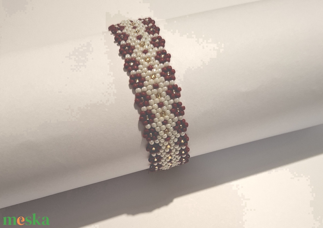 Virág mintás karkötő - ékszer - karkötő - gyöngyös karkötő - Meska.hu