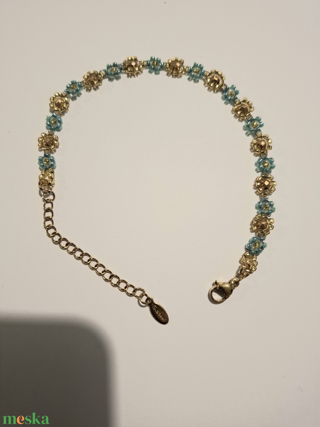 Gyöngyfűzött virág karkötő - ékszer - karkötő - gyöngyös karkötő - Meska.hu