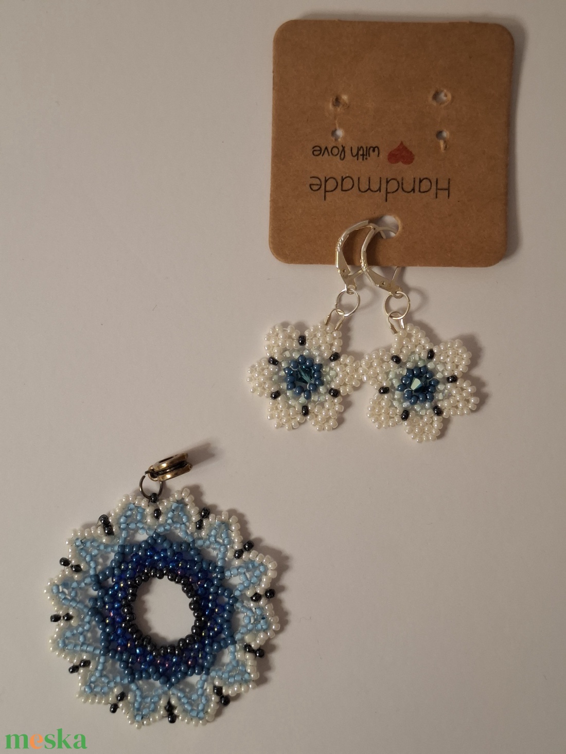 Huitchol fülbevaló és medál szett Sterling ezüst akasztóval és swarovski gyönggyel - ékszer - ékszerszett - Meska.hu