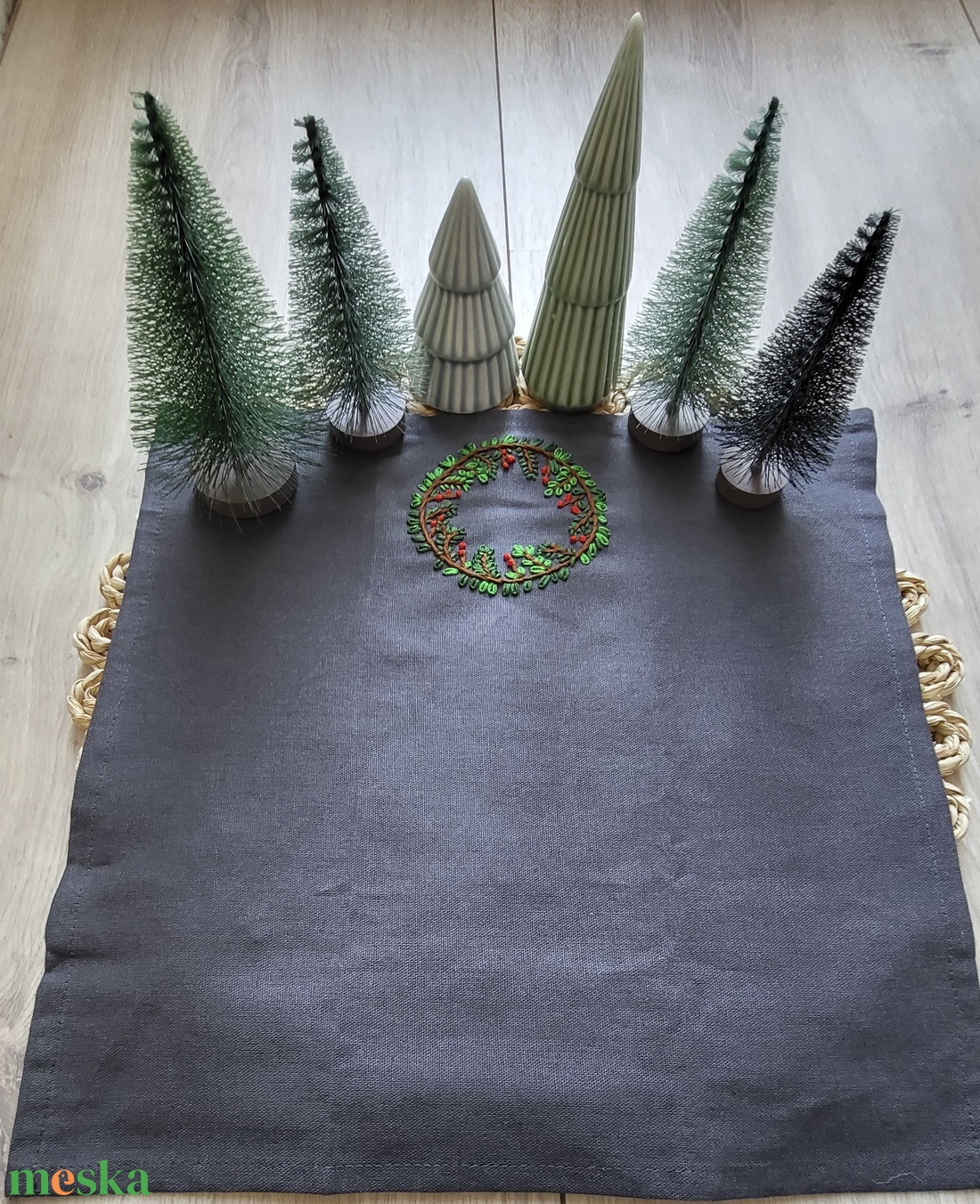 Hímzett karácsonyi koszorús dísz szalvéta - karácsony - adventi díszek - adventi asztaldísz - Meska.hu Hímzett karácsonyi koszorús dísz szalvéta - karácsony - adventi díszek - adventi asztaldísz - Meska.hu