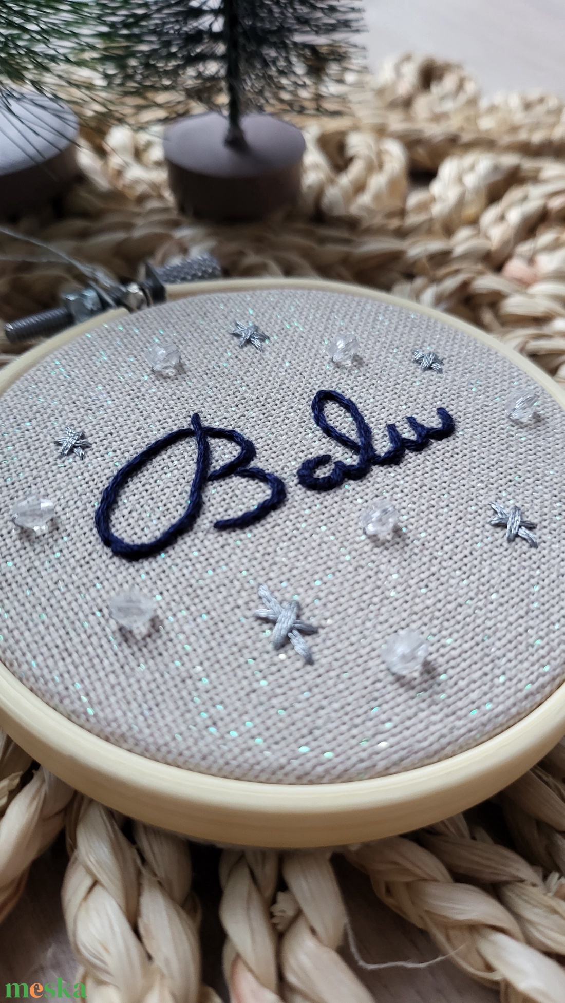 Hímzett névre szóló csengettyűs karácsonyfa dísz - karácsony - karácsonyi lakásdekoráció - karácsonyfadíszek - Meska.hu