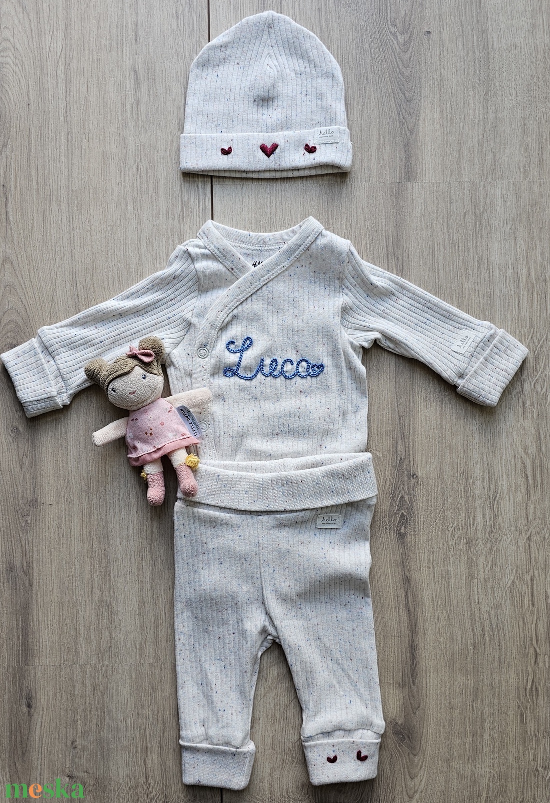 Hímzett bodys baba szett - baba - mama - babaruházat - baba body - Meska.hu