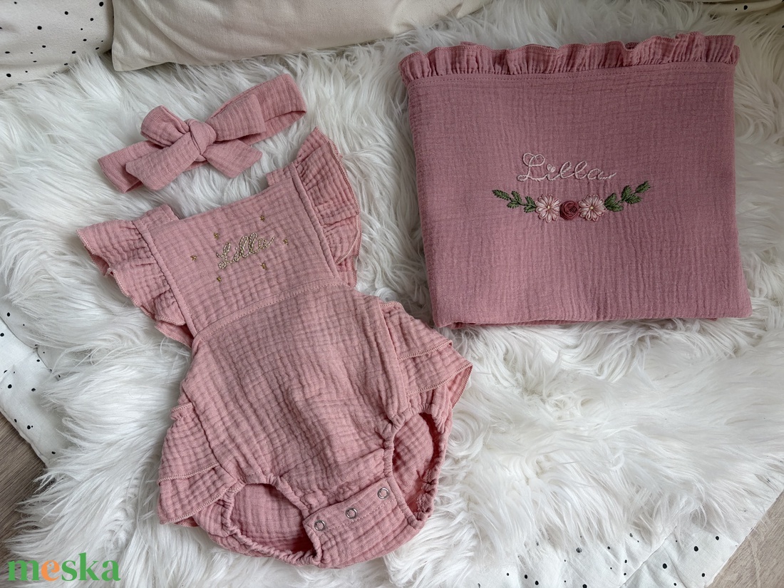 Hímzett nyári fodros body fejpánttal - baba - mama - babaruházat - baba body - Meska.hu