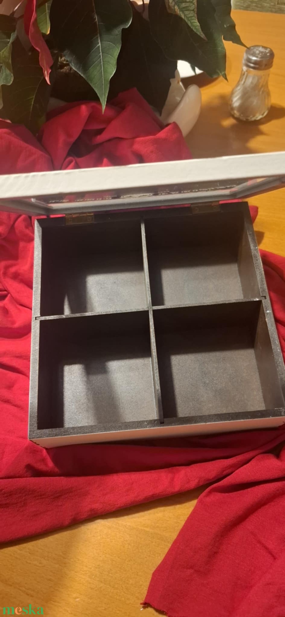 Bájos fehér hollóházi porcelán és vintage teás ajándékdoboz - otthon & életmód - papír, írószer - ajándékozás kellékei - ajándékzsák, csomagolás - Meska.hu