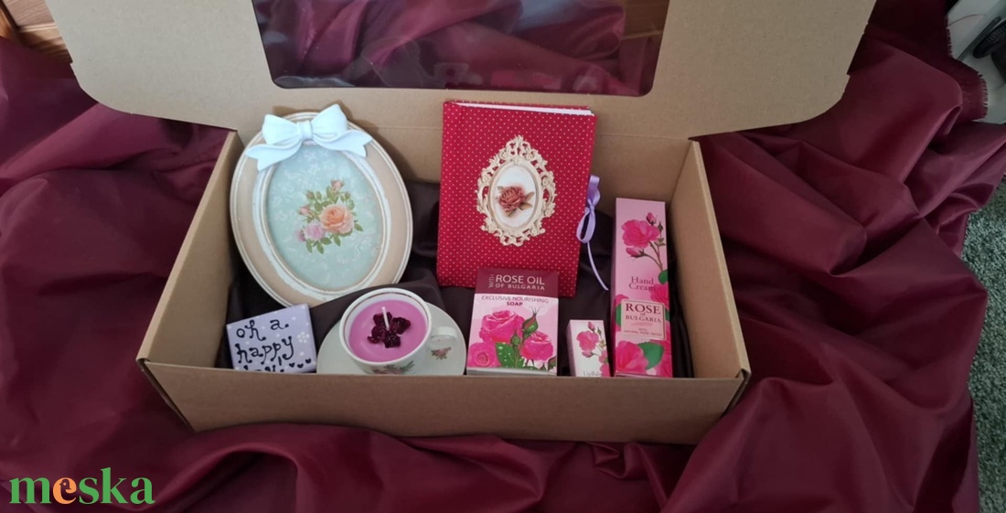 Ajándékdoboz, giftbox - otthon & életmód - papír, írószer - ajándékozás kellékei - ajándékzsák, csomagolás - Meska.hu