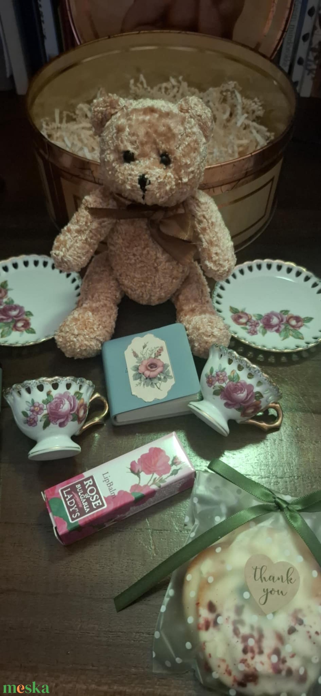 Vintage macis gyönyörű babaporcános, mini porcelán készletes ajándékdoboz - otthon & életmód - papír, írószer - ajándékozás kellékei - ajándékzsák, csomagolás - Meska.hu