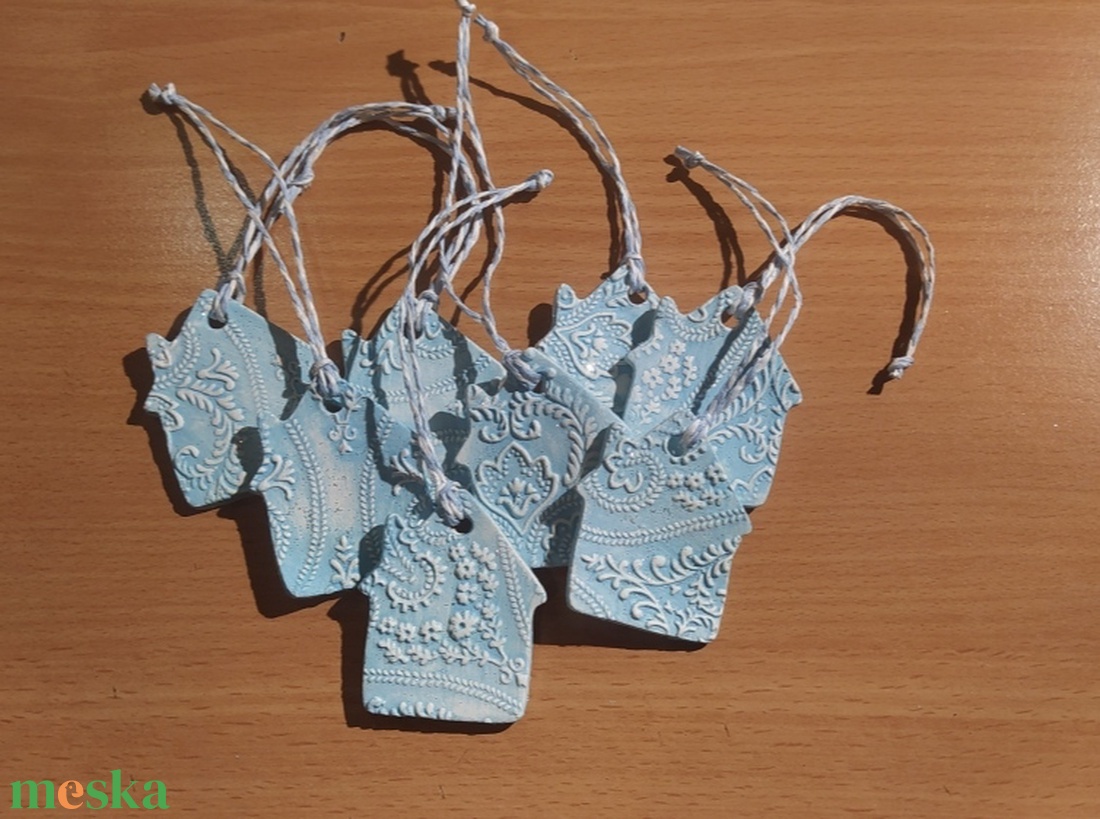 Házikó karácsonyfadísz - karácsony - karácsonyi lakásdekoráció - karácsonyi falu, házikó - Meska.hu Házikó karácsonyfadísz - karácsony - karácsonyi lakásdekoráció - karácsonyi falu, házikó - Meska.hu