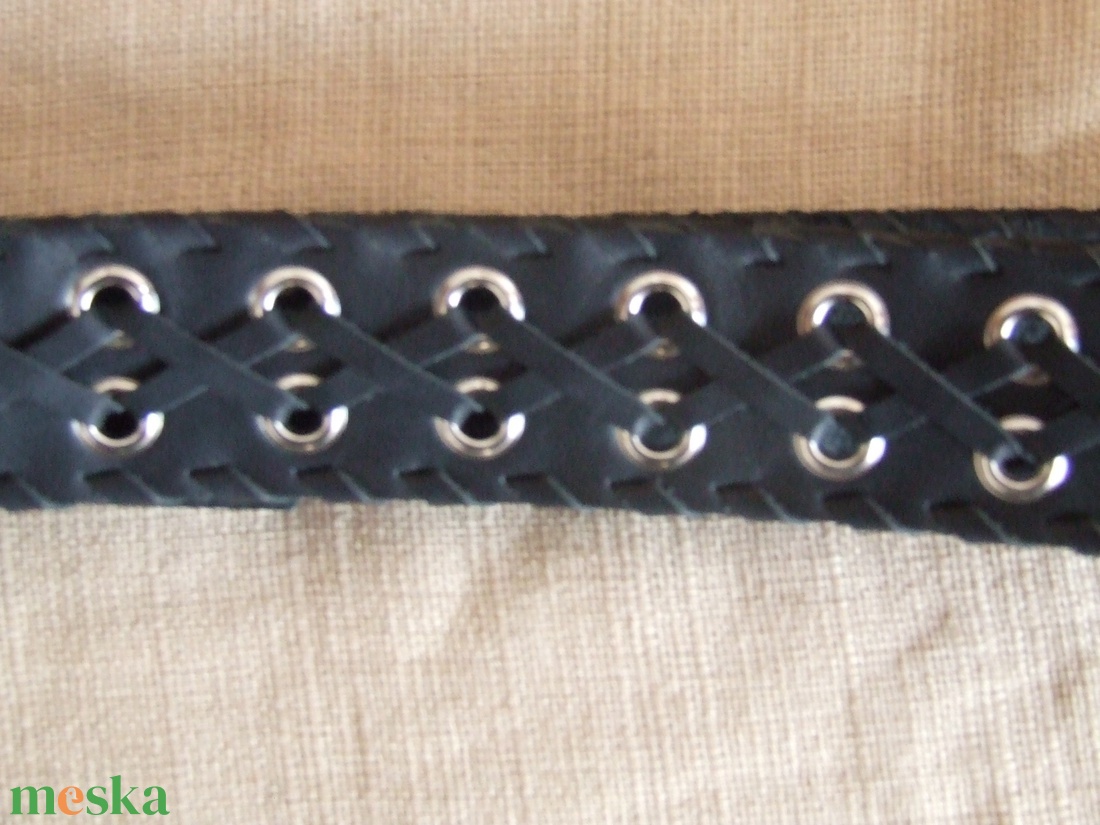 Öv sok lyukkal és bőrfűzéssel - ruha & divat - öv & övcsat - öv - Meska.hu