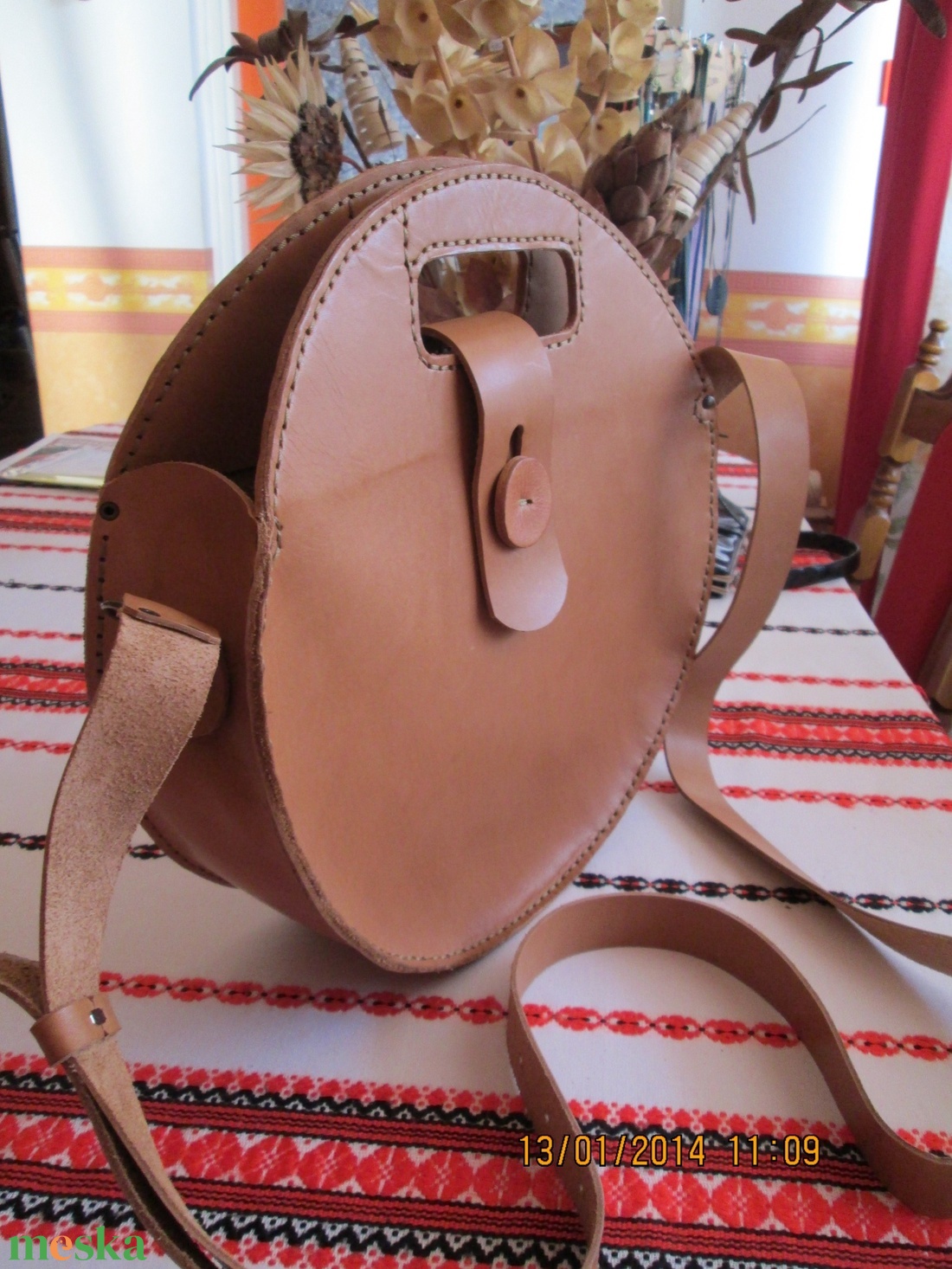 Óriási kör alakú táska - táska & tok - kézitáska & válltáska - vállon átvethető táska - Meska.hu
