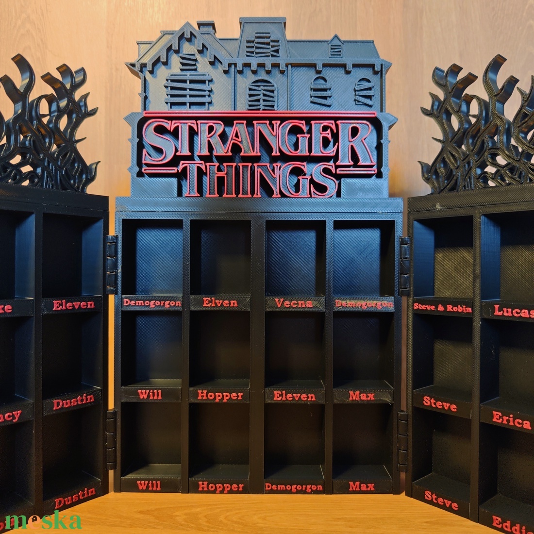 Stranger Things Kinder Joy Funko Figura Tartó Variálható Névtábkákkal - otthon & életmód - dekoráció - fali és függő dekoráció - fali kulcstartó - Meska.hu