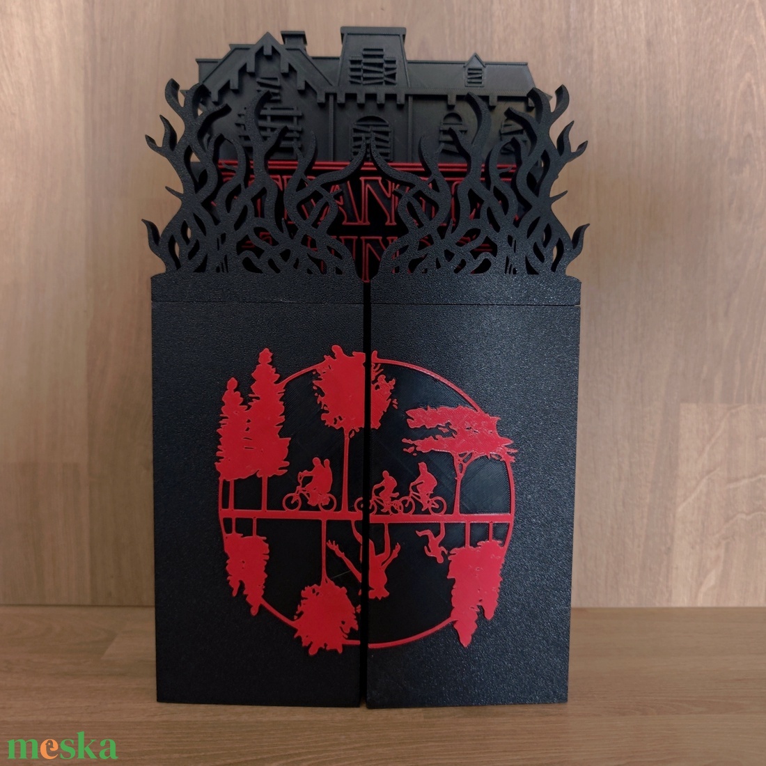 Stranger Things Kinder Joy Funko Figura Tartó Variálható Névtábkákkal - otthon & életmód - dekoráció - fali és függő dekoráció - fali kulcstartó - Meska.hu