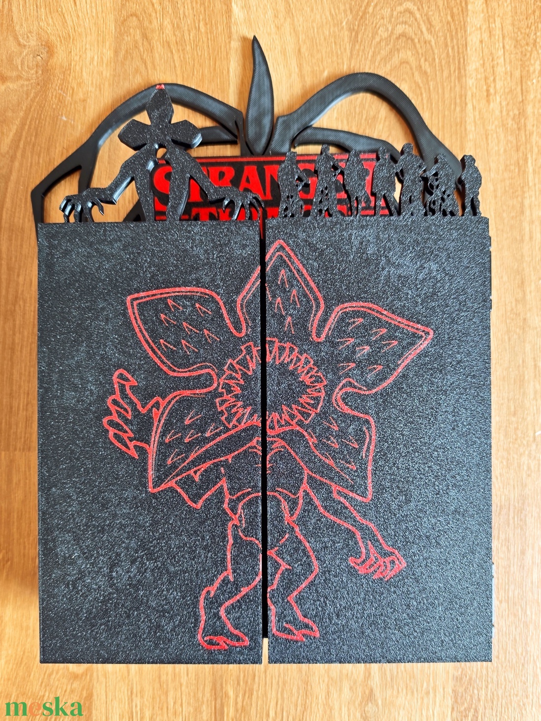 Stranger Things Kinder Joy Funko Figura Tartó Variálható Névtábkákkal - otthon & életmód - dekoráció - fali és függő dekoráció - fali kulcstartó - Meska.hu