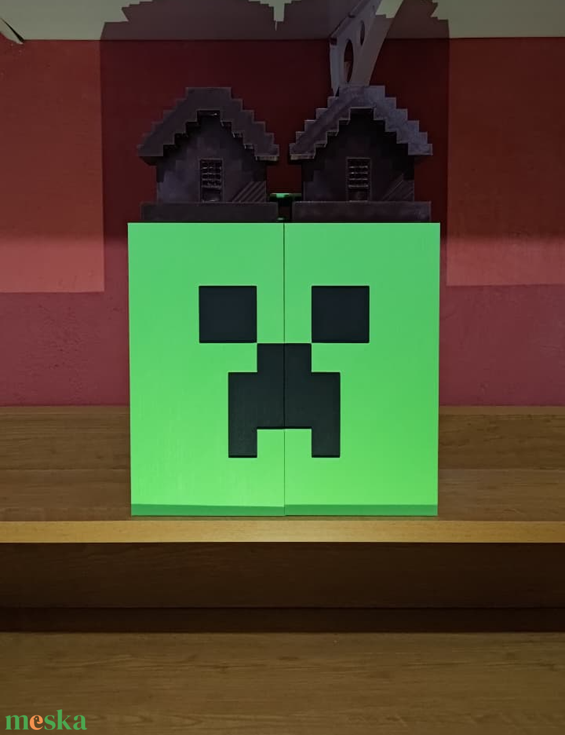 Minecraft Kinder Joy Figura Játék Tartó Állvány Creeper Díszlettel - otthon & életmód - dekoráció - fali és függő dekoráció - fali kulcstartó - Meska.hu