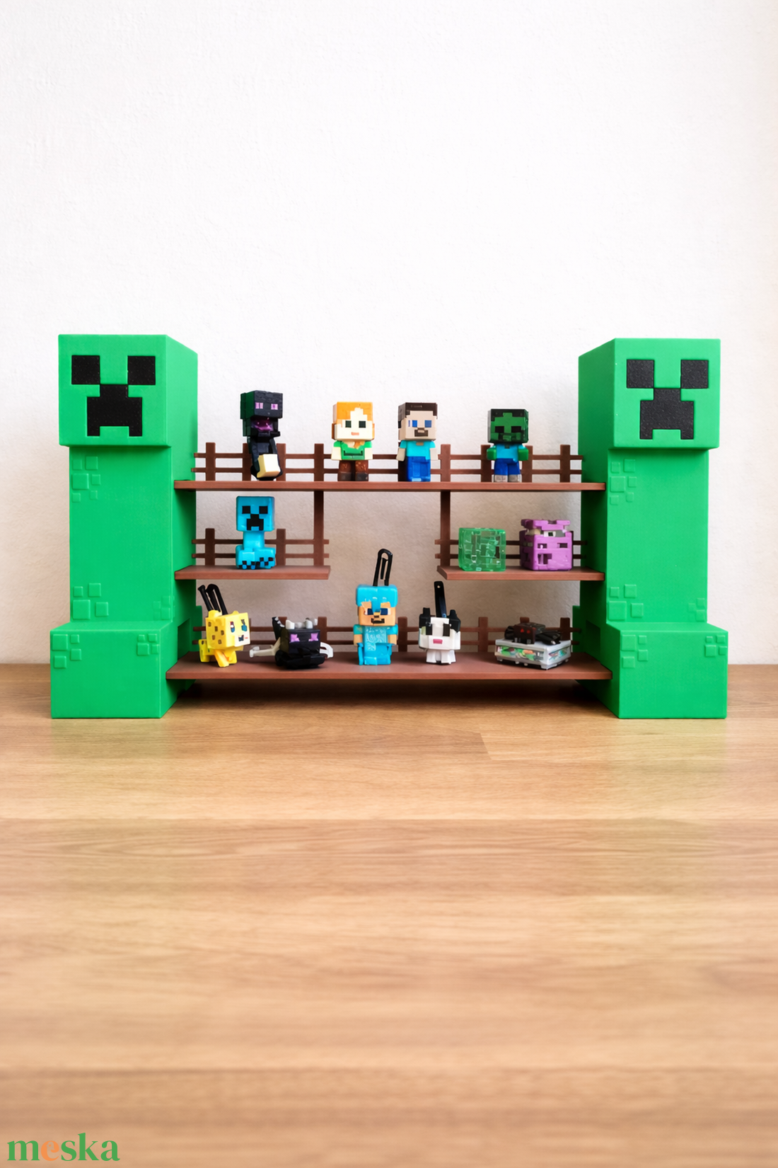 Minecraft Kinder Joy Figura Játék Tartó Állvány Creeper Díszlettel - otthon & életmód - dekoráció - fali és függő dekoráció - fali kulcstartó - Meska.hu