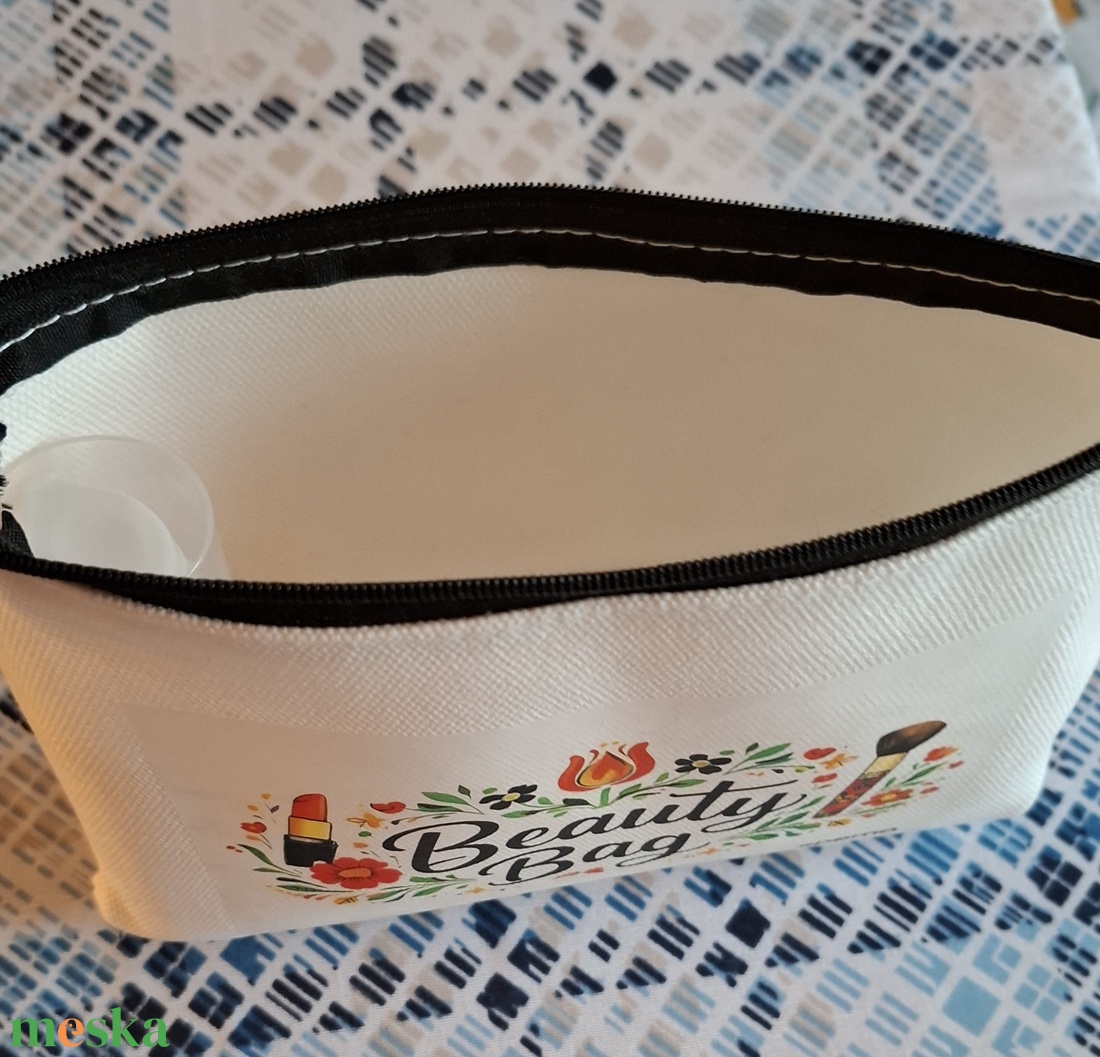 Sminktáska - 15 cm X 22 cm - otthon & életmód - fürdőszoba - fürdőszobai tároló - Meska.hu