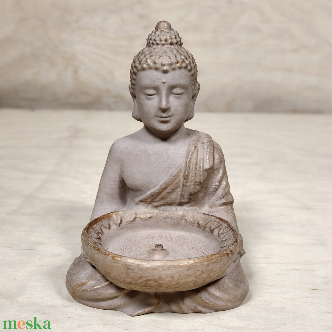 Meditáló Buddha szobor � kőhatású, kézzel díszített, 18 cm - otthon & életmód - dekoráció - dekoratív figurák és szobrok - Meska.hu