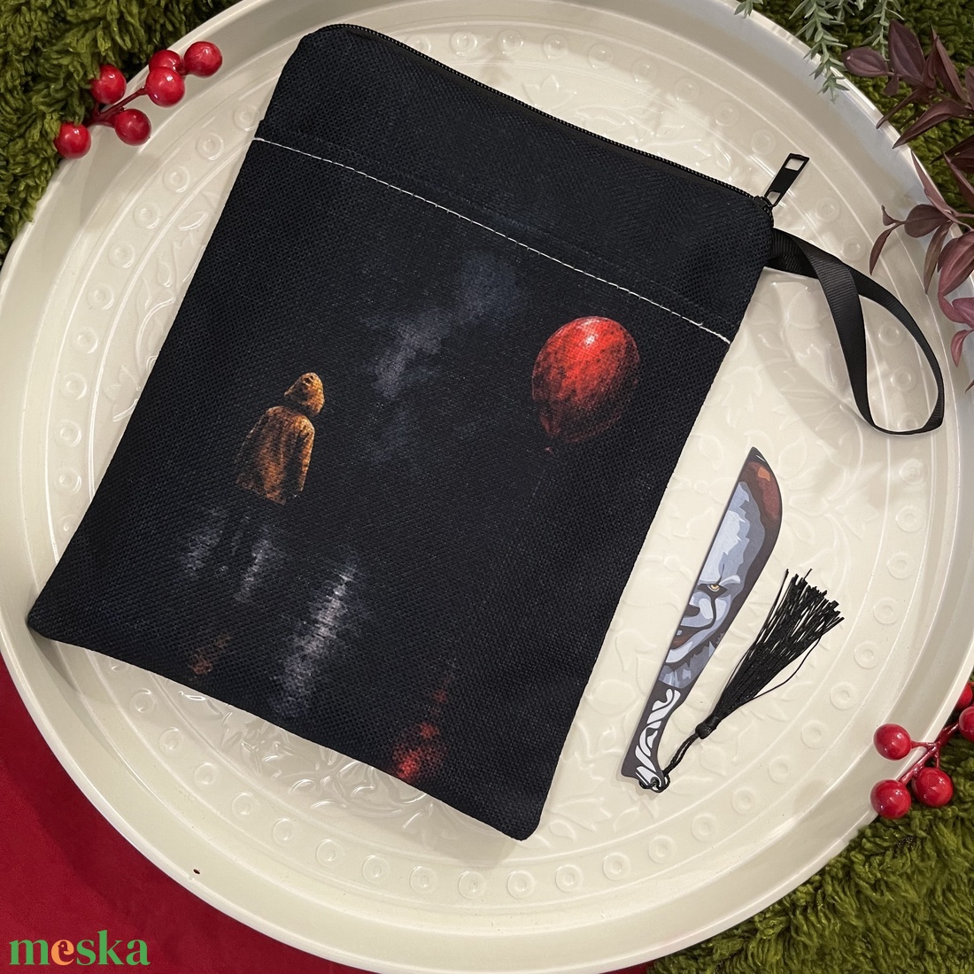 A vörös lufi titka � sötét horror könyvtok, ajándék könyvjelzővel IT Az - könyv & zene - könyvtok - Meska.hu