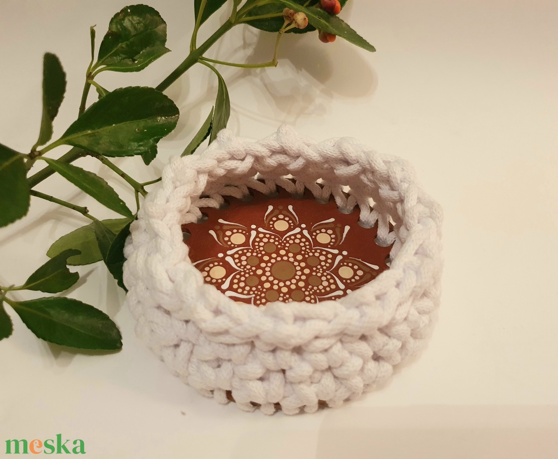 Horgolt kosár mandala díszítéssel - otthon & életmód - dekoráció - spiritualitás - mandala - Meska.hu Horgolt kosár mandala díszítéssel - otthon & életmód - dekoráció - spiritualitás - mandala - Meska.hu