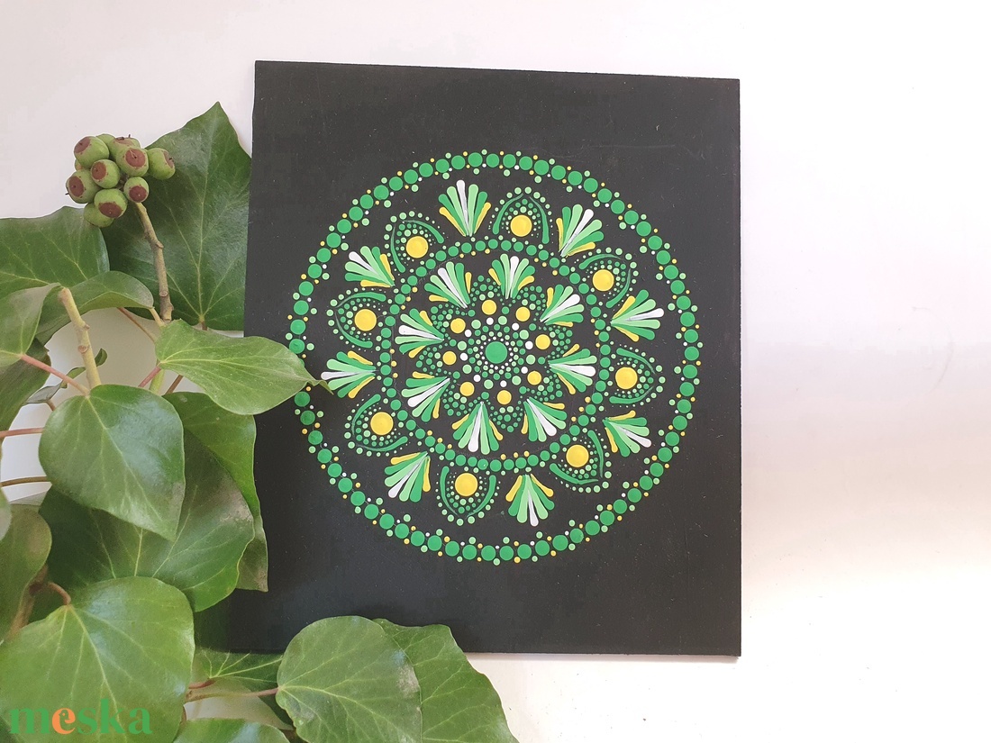 Fekete alapon zöld, sárga és fehér mandala - otthon & életmód - dekoráció - spiritualitás - mandala - Meska.hu