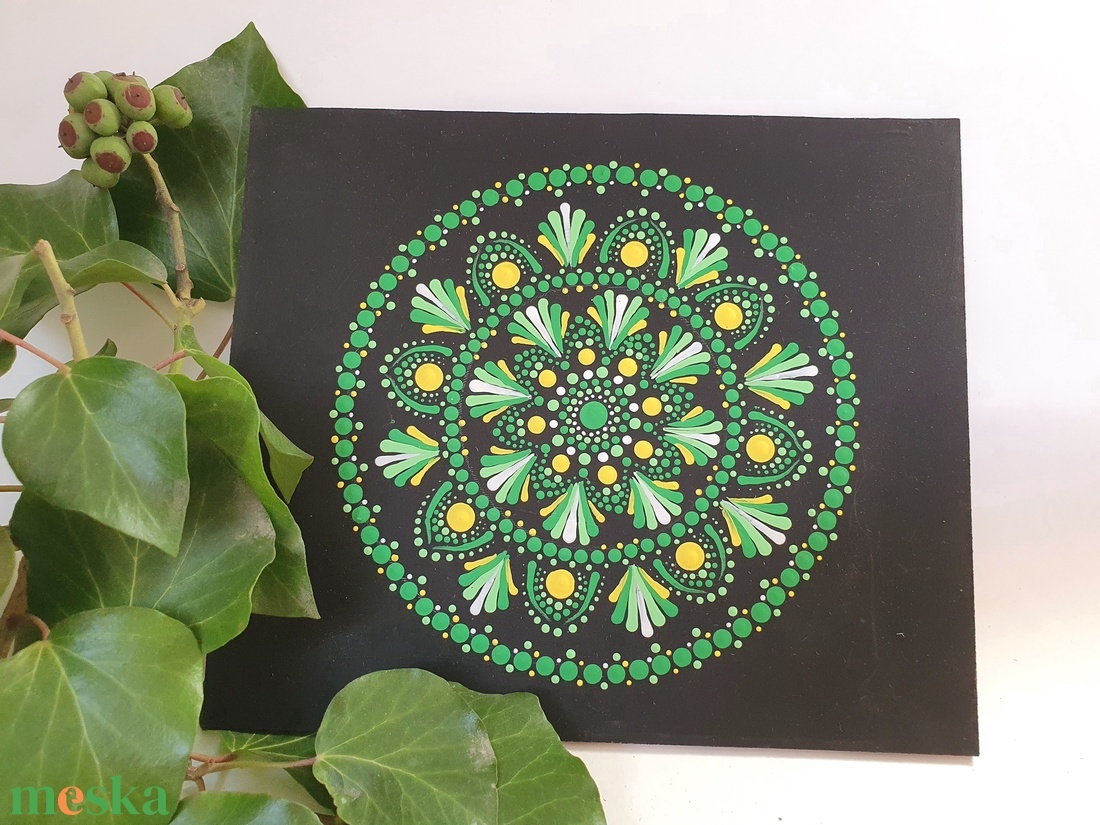 Fekete alapon zöld, sárga és fehér mandala - otthon & életmód - dekoráció - spiritualitás - mandala - Meska.hu