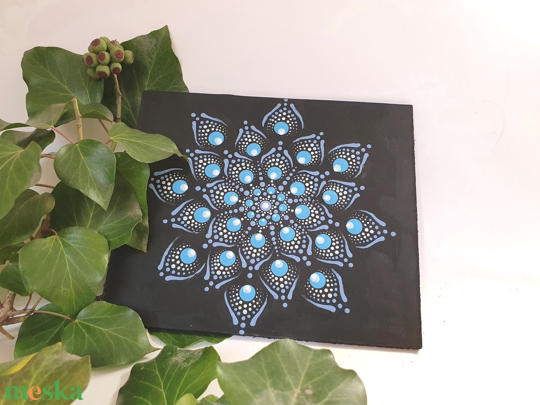 Fekete alapon kék és fehér mandala - otthon & életmód - dekoráció - spiritualitás - mandala - Meska.hu