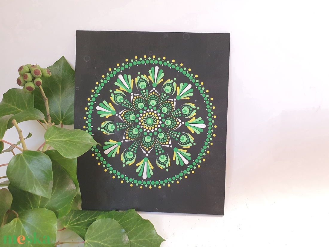 Fekete alapon zöld, sárga és fehér mandala - otthon & életmód - dekoráció - spiritualitás - mandala - Meska.hu