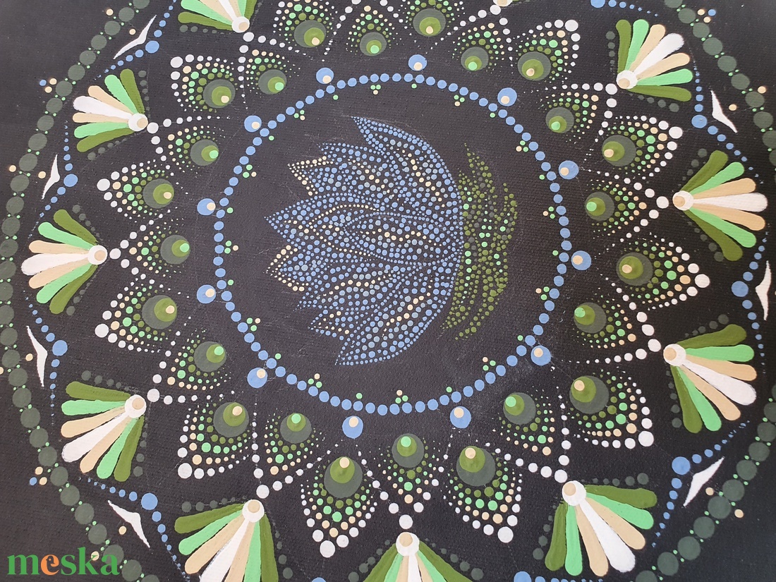 Fekete alapon zöld és áfonya és fehér színű mandala, liliom jelképpel - otthon & életmód - dekoráció - spiritualitás - mandala - Meska.hu