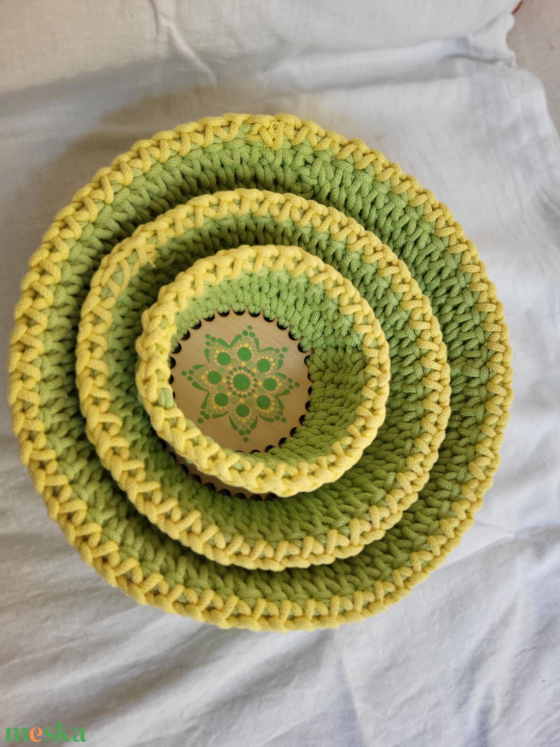 Sárga, világoszöld díszítésű, horgolt kosarak (3 db) mandala díszítéssel - otthon & életmód - tárolás & rendszerezés - tárolókosár - Meska.hu Sárga, világoszöld díszítésű, horgolt kosarak (3 db) mandala díszítéssel - otthon & életmód - tárolás & rendszerezés - tárolókosár - Meska.hu