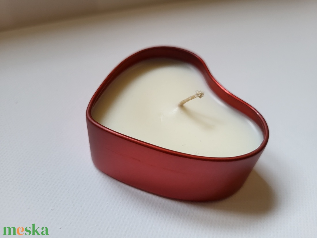 Levendulás gyertya piros fém tégelyben - otthon & életmód - gyertya, illat, aroma - gyertyatartó - Meska.hu Levendulás gyertya piros fém tégelyben - otthon & életmód - gyertya, illat, aroma - gyertyatartó - Meska.hu