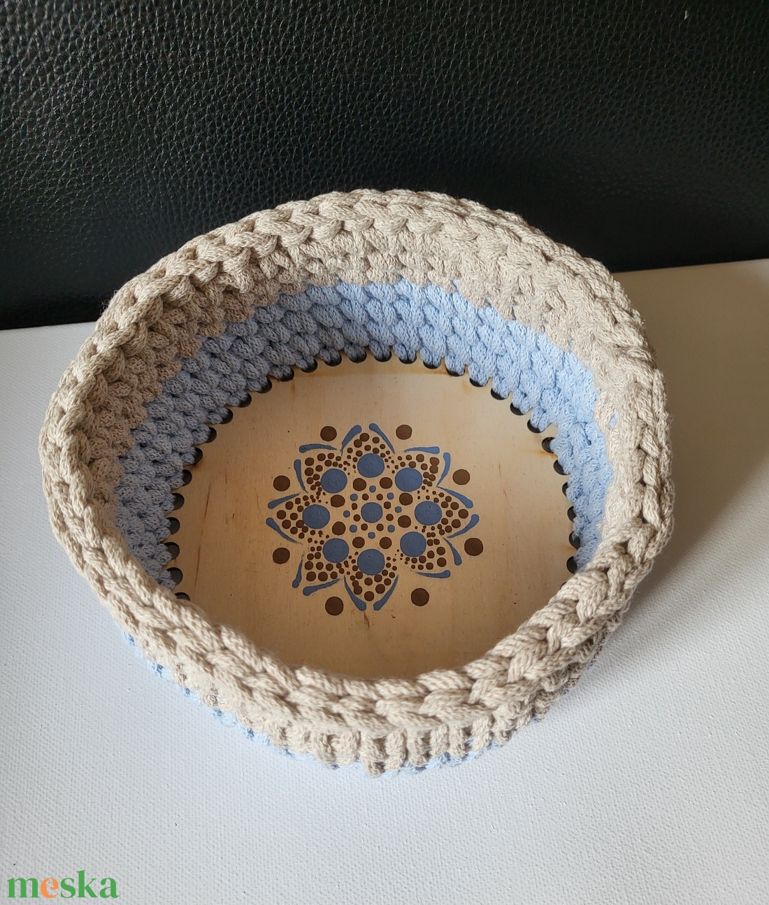 Beige és világoskék horgolt kosár mandala díszítéssel - otthon & életmód - tárolás & rendszerezés - tárolókosár - Meska.hu Beige és világoskék horgolt kosár mandala díszítéssel - otthon & életmód - tárolás & rendszerezés - tárolókosár - Meska.hu